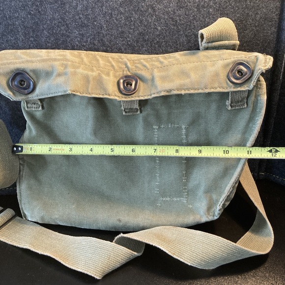 U.S. Military Gas Mask Canvas Pouch - Picture 5 of 10